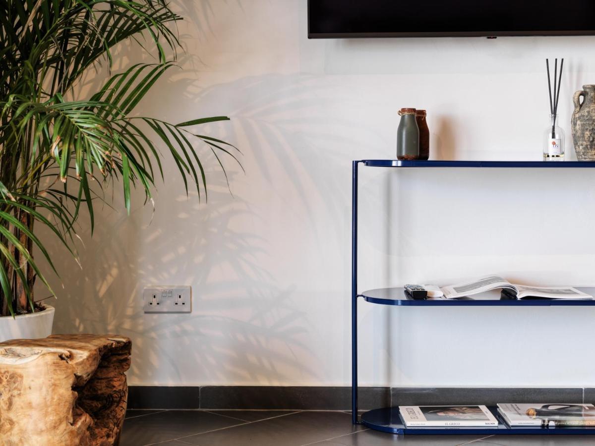 Liv Urban Suites Larnaca Ngoại thất bức ảnh