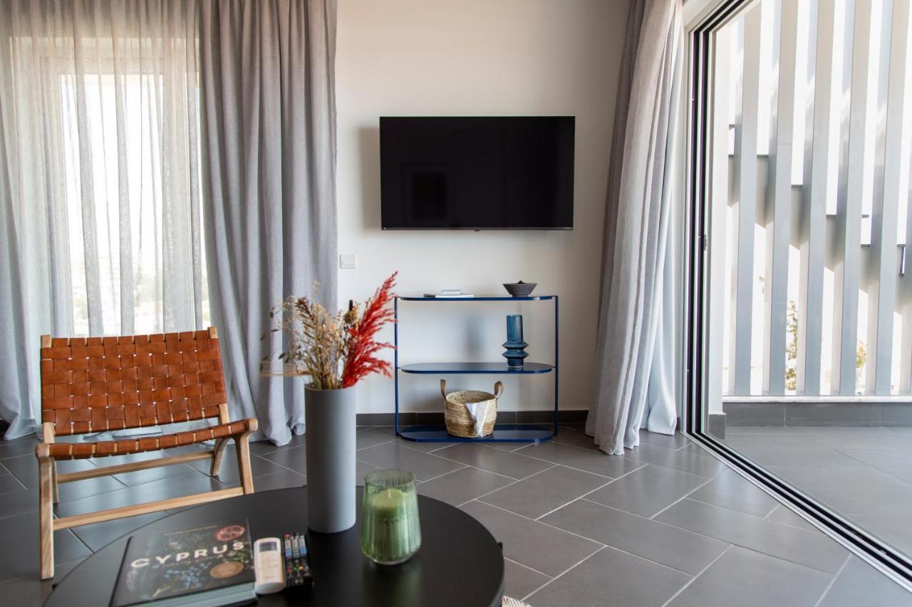 Liv Urban Suites Larnaca Ngoại thất bức ảnh